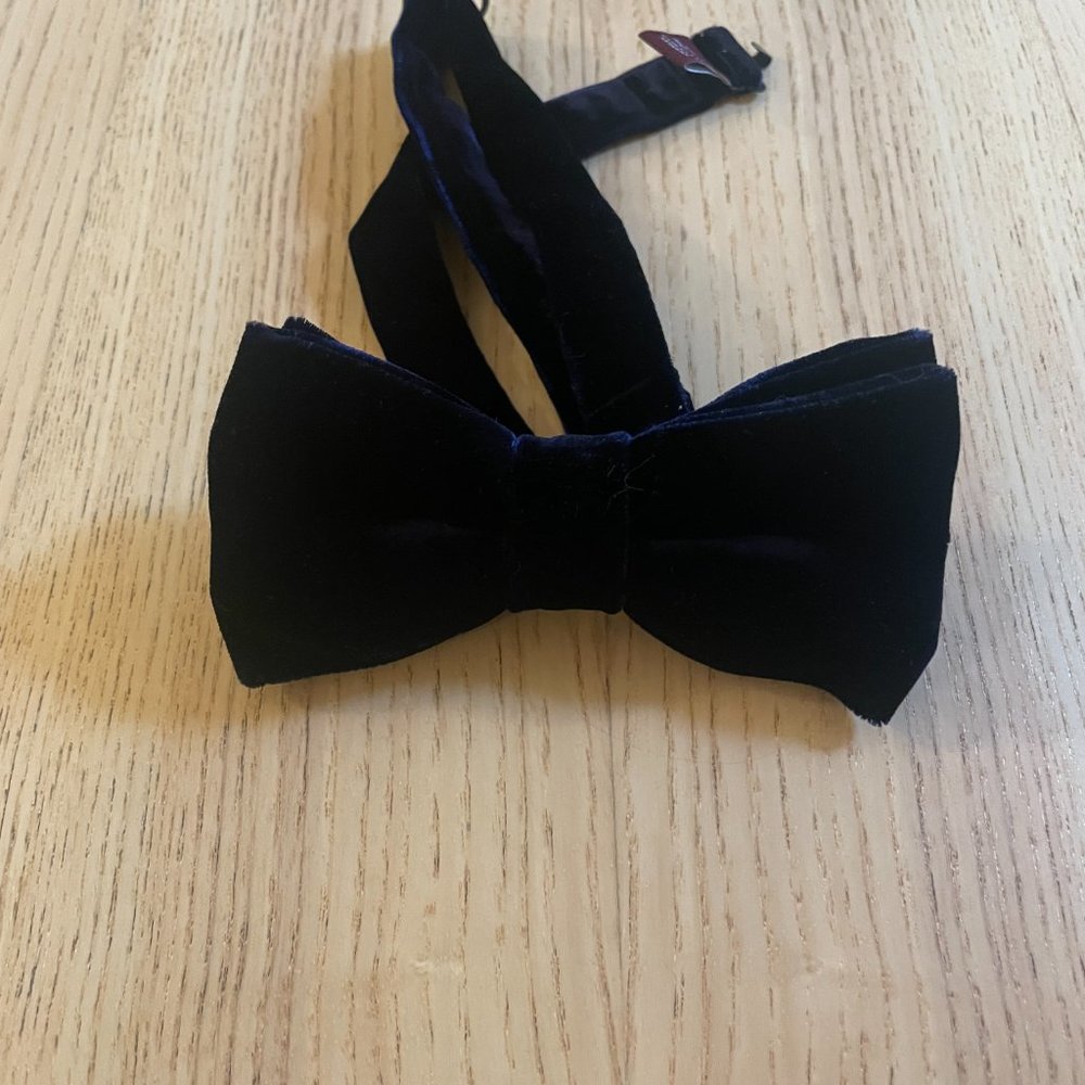 3 Bowties - image 2